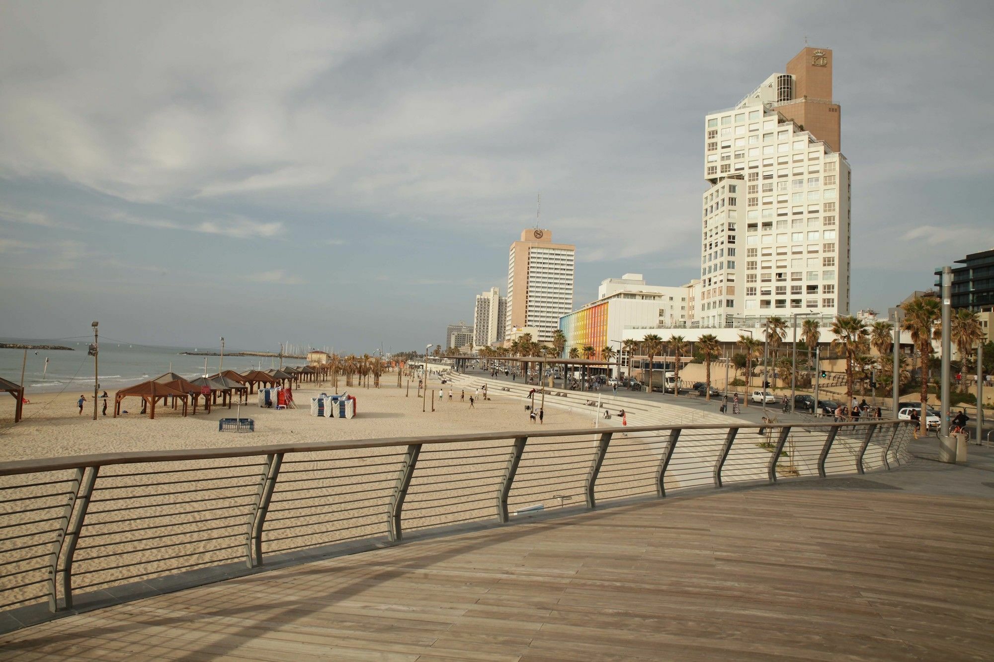 K Suites Tlv By The Beach 텔아비브 외부 사진