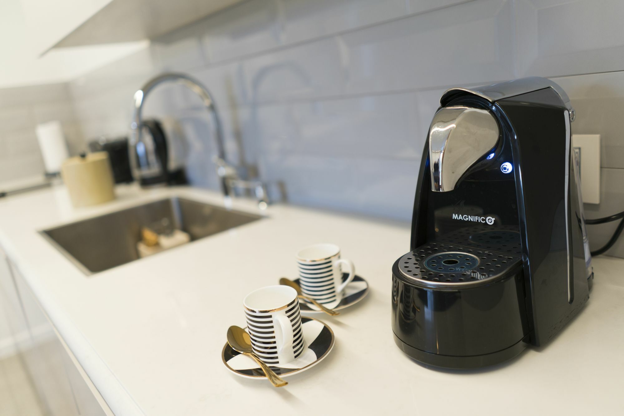 K Suites Tlv By The Beach 텔아비브 외부 사진