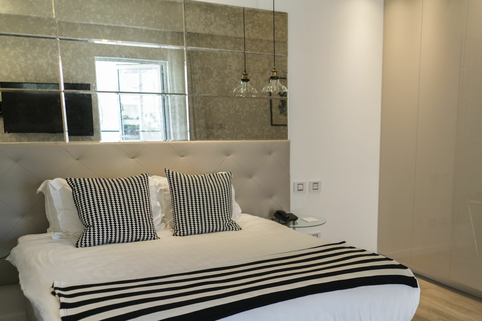 K Suites Tlv By The Beach 텔아비브 외부 사진