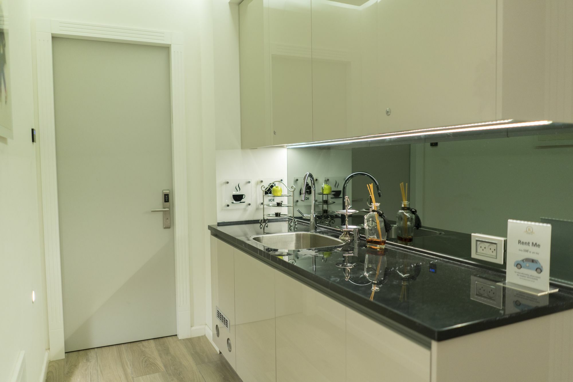 K Suites Tlv By The Beach 텔아비브 외부 사진